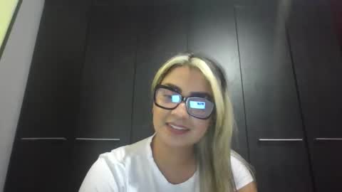 sarissmunera online show from November 12, 9:39 pm