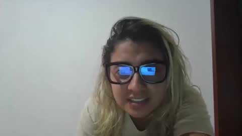 sarissmunera online show from February 21, 8:05 pm