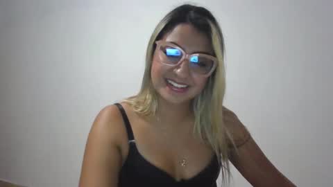 sarissmunera online show from February 23, 4:07 am