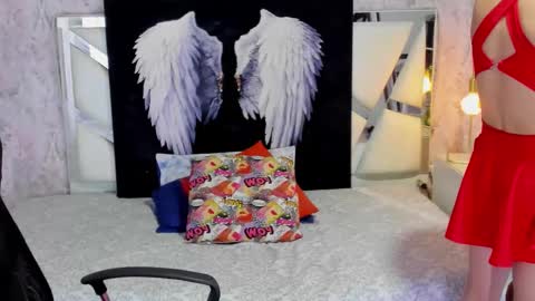 sarah online show from November 19, 8:40 pm