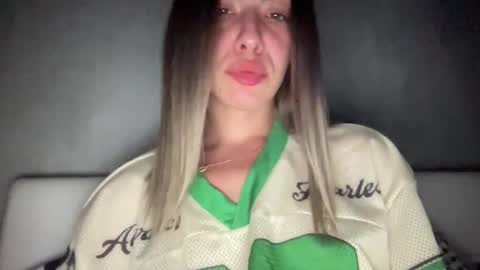 Snapshot of sarrah_rossy chatting on September 13, 9:28 pm Sarrah online show from September 13, 9:28 pm