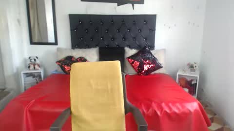 Snapshot of sasha_maturee chatting on January 19, 7:26 pm sasha maturee online show from January 19, 7:26 pm