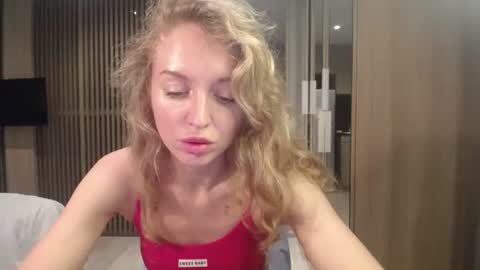 Snapshot of sashasweetsasha chatting on October 14, 2:31 pm Sasha online show from October 14, 2:31 pm