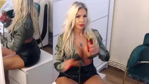 Sasha online show from July 19, 2:30 pm