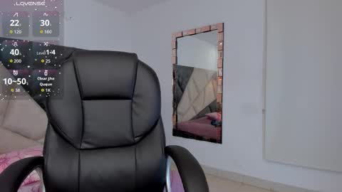 saskiagrendel online show from December 6, 12:18 am