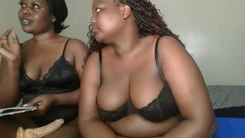 sassie_bee online show from September 19, 11:51 pm