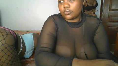 sassie_bee online show from November 4, 6:31 pm