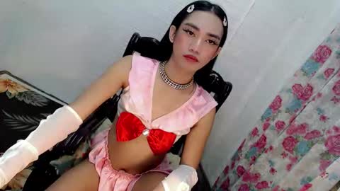 KEYLLA online show from November 27, 9:50 am