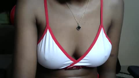 sassy_lyne online show from March 8, 8:18 am