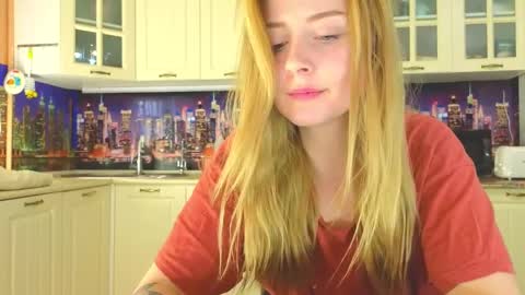 Snapshot of sassy_seasons chatting on February 18, 1:00 pm sassy_seasons online show from February 18, 1:00 pm