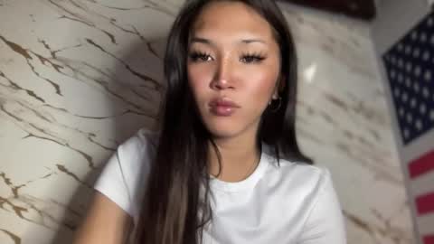 Sassygirl online show from April 28, 11:53 pm