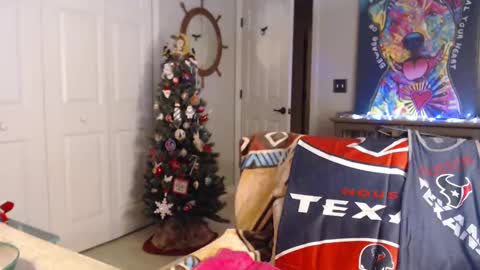 Snapshot of sassybeaver chatting on January 12, 5:24 am Trish online show from January 12, 5:24 am