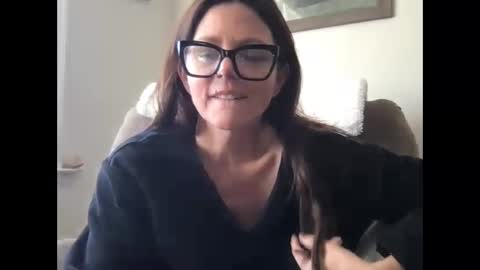 sassynsweetmilf online show from December 15, 7:54 pm