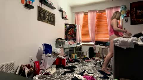 sassysquirtsmmm online show from March 15, 9:18 pm