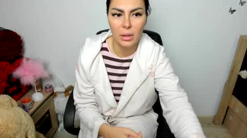 sassytiff online show from April 21, 10:11 am