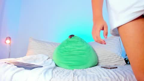     online show from April 23, 6:54 am