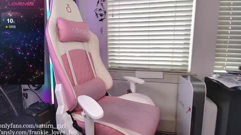 Snapshot of saturnine_princess chatting on September 8, 7:46 pm Saturn Girl online show from September 8, 7:46 pm