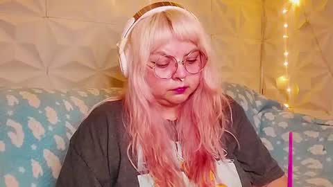 Gina George online show from June 14, 2:35 am