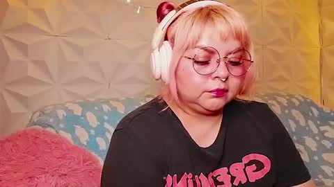 Gina George online show from July 1, 3:26 am