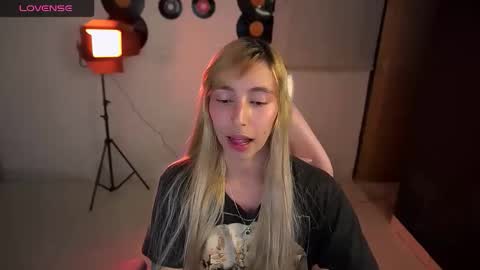 I AM JENN  online show from March 29, 2:57 am