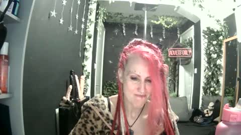 SaucySky online show from April 20, 9:07 pm