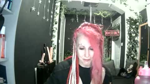 SaucySky online show from April 21, 8:38 pm