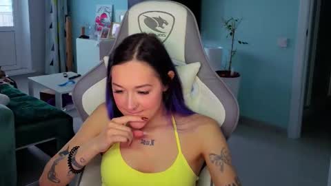 Ariel online show from March 18, 3:23 am