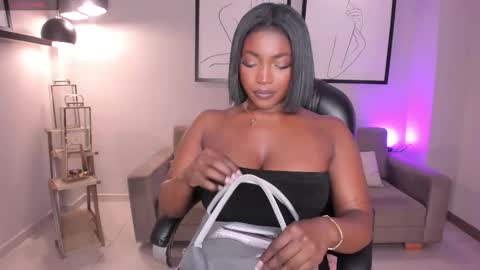 S a v a n n a h  online show from March 10, 8:13 pm