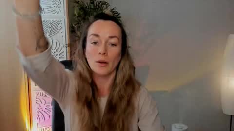 save the qween online show from February 22, 8:40 am