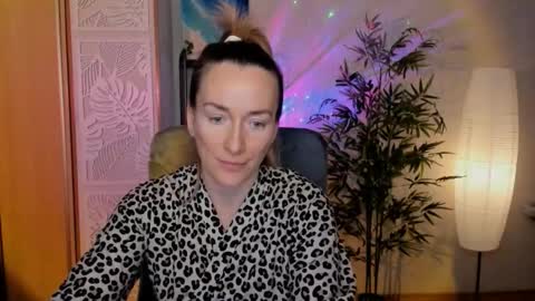 save the qween online show from January 10, 11:26 am