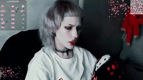 pronoun she. name Mary. age 21. online show from November 22, 3:10 pm