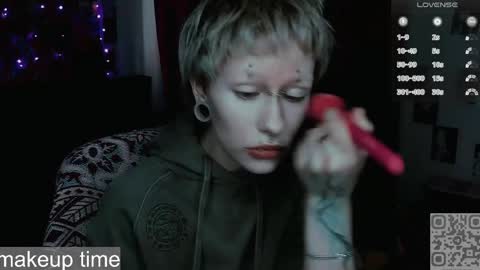pronoun she. name Mary. age 21. online show from May 10, 2:56 pm
