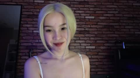 Saya online show from October 27, 8:42 pm