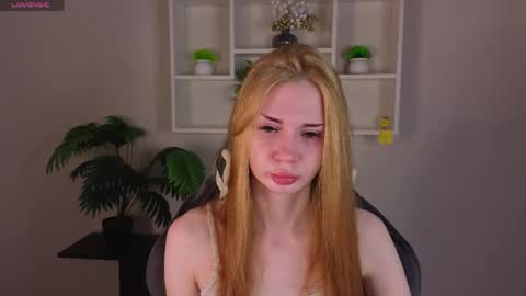 Kira  GMT 7 Mon Thu-Sun  0800am-0200pm  online show from April 22, 9:27 am