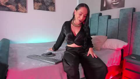 Snapshot of scaar_percy chatting on October 17, 8:13 pm Scarleth online show from October 17, 8:13 pm