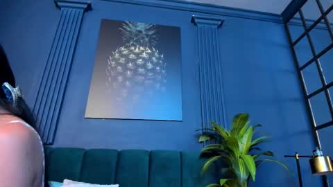 Scarlet Edwars online show from March 5, 8:29 pm