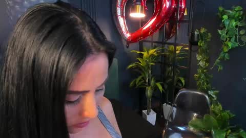 Snapshot of scarlet_edwars chatting on February 28, 1:37 am Scarlet Edwars online show from February 28, 1:37 am