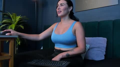 Snapshot of scarlet_edwars chatting on September 27, 7:22 pm Scarlet Edwars online show from September 27, 7:22 pm