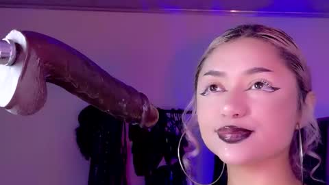 scarlet_gold online show from July 11, 10:24 pm