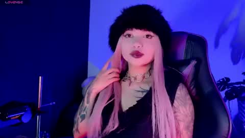 scarlet_gold online show from June 15, 8:12 pm