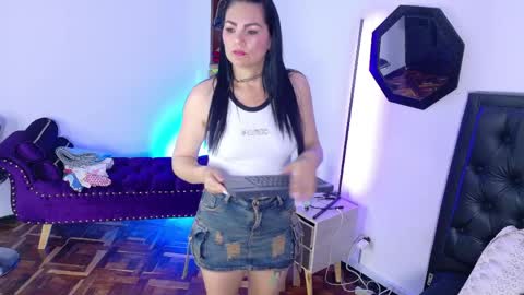 scarlet_hiit online show from June 3, 4:15 am
