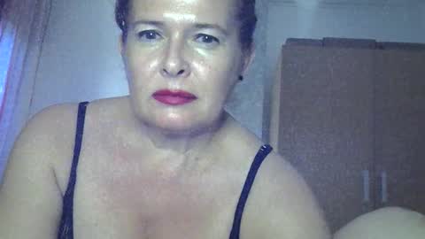 Snapshot of scarlet_milfx chatting on October 26, 4:50 pm scarlet milfx online show from October 26, 4:50 pm