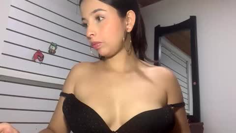 scarlet_muse18 online show from March 6, 3:44 pm