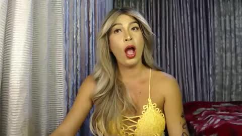 Snapshot of scarlet_ts69 chatting on January 1, 2:52 pm scarlet online show from January 1, 2:52 pm