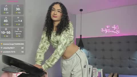 scarlet online show from March 31, 10:05 am