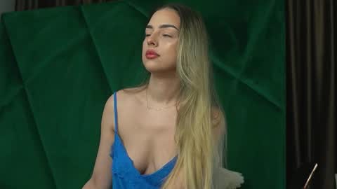 Scarlet online show from November 17, 11:51 pm