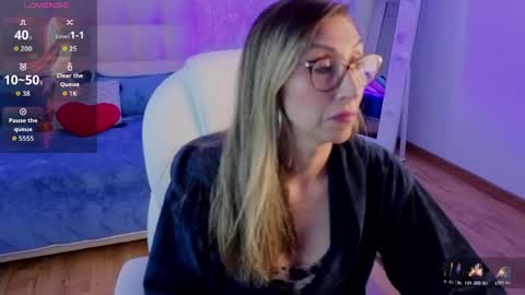 Scarlett online show from June 3, 11:46 am