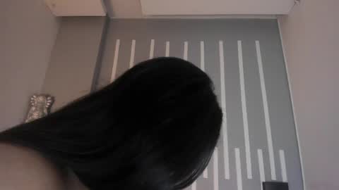 SCARLETT FOX  online show from April 23, 11:40 am