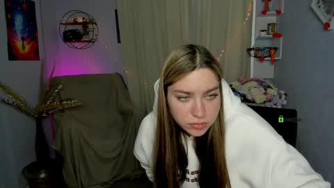 Scarlett online show from April 1, 1:41 pm