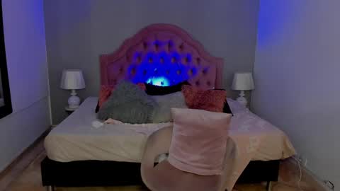 Snapshot of scarlett_dreamss7 chatting on February 18, 2:49 pm Scarlett online show from February 18, 2:49 pm